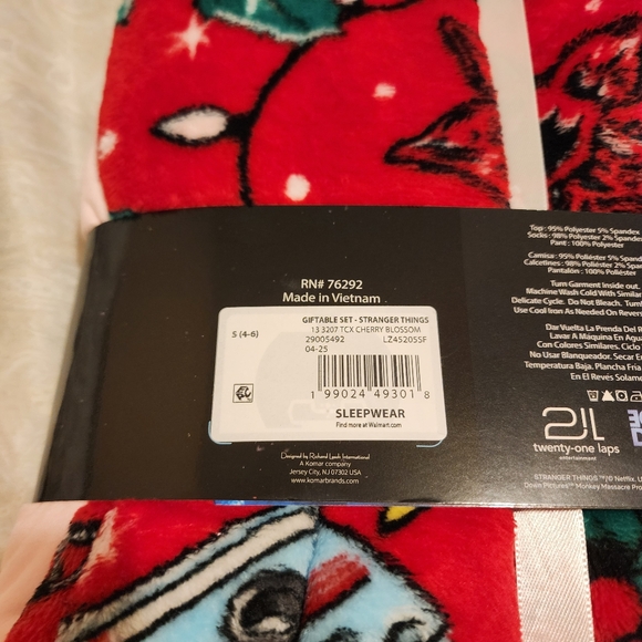 NEW Stranger Things Christmas Pajama SET - Picture 8 of 8